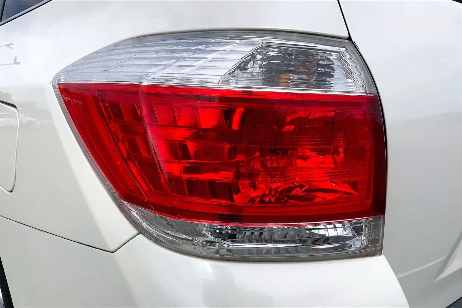 Used 2011 Toyota Highlander SE FWD image 26