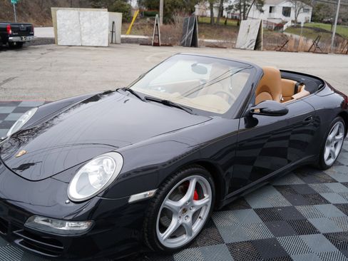 Used 2005 Porsche 911 Carrera image 98