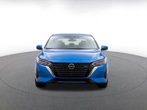 Used 2025 Nissan Sentra SV FWD image 2