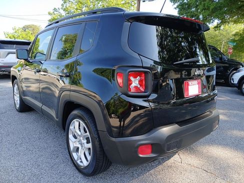 Used 2017 Jeep Renegade Latitude FWD image 8