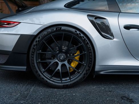 Used 2018 Porsche 911 GT2 RS image 9