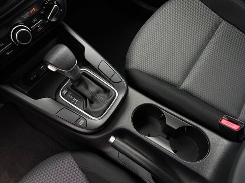 Used 2025 Kia Soul LX w/ LX Technology Package image 44