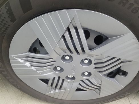 Used 2025 Kia K4 FWD image 31
