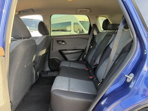 Used 2023 Nissan Rogue SV image 28