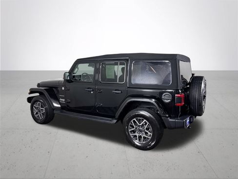 Used 2024 Jeep Wrangler Unlimited Sahara w/ Technology Group AWD/4WD image 9