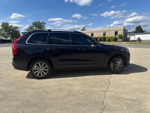 Used 2017 Volvo XC90 T6 Momentum w/ Vision Package AWD/4WD image 12