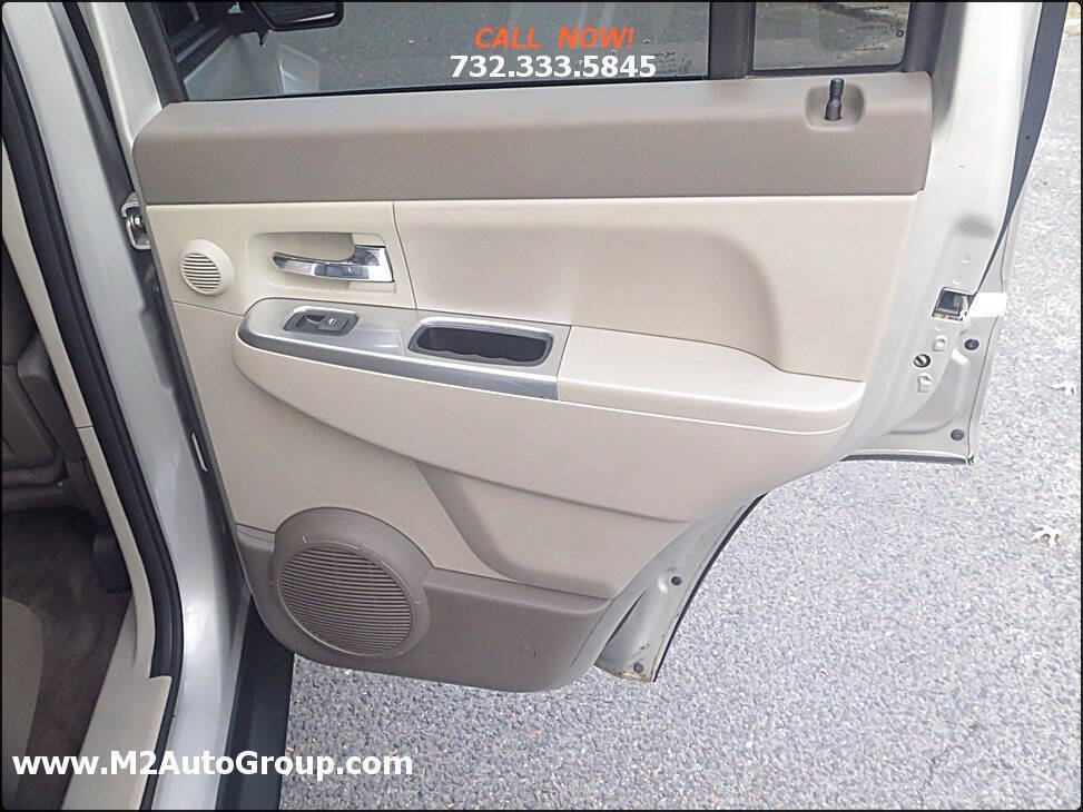 Used 2008 Jeep Liberty Limited w/ Premium Group AWD/4WD image 24
