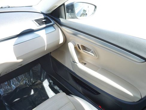 Used 2013 Volkswagen CC Lux FWD image 24
