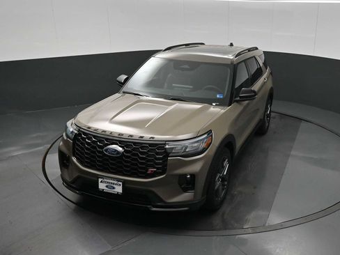 New 2026 Ford Explorer ST image 21