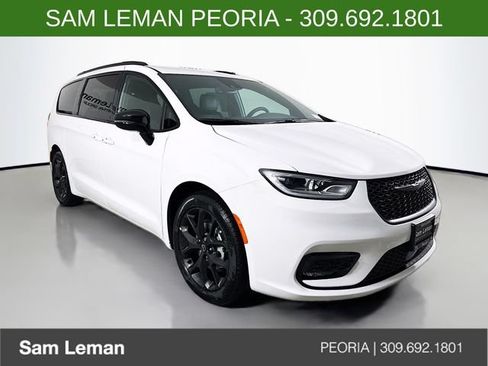 New 2026 Chrysler Pacifica Select w/ S Appearance Package FWD image 1