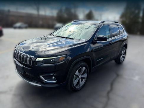 Used 2019 Jeep Cherokee Limited AWD/4WD image 3