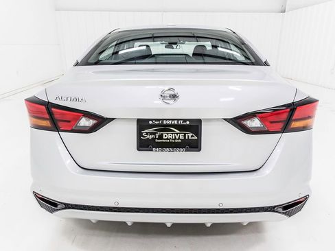 Used 2022 Nissan Altima 2.5 SV image 5