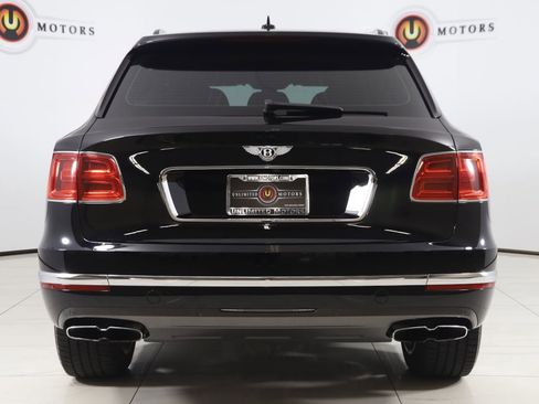 Used 2019 Bentley Bentayga image 64