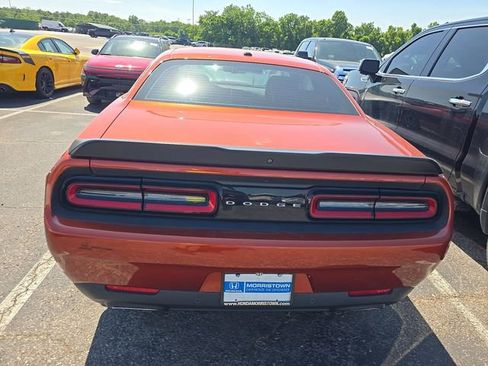 Used 2023 Dodge Challenger R/T RWD image 5