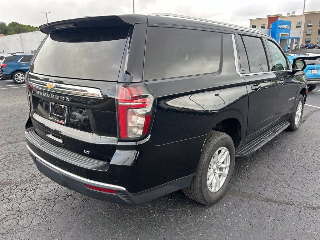 Used 2024 Chevrolet Suburban LT AWD/4WD image 5