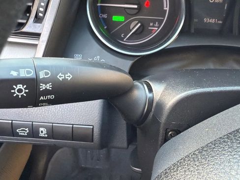 Used 2020 Toyota Camry LE image 14