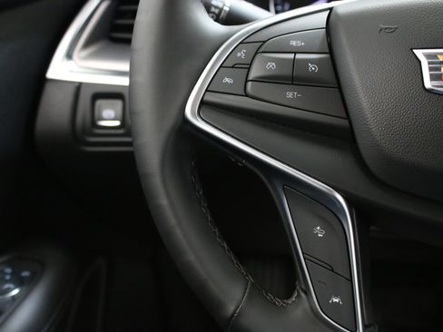 Used 2025 Cadillac XT5 Luxury AWD/4WD image 15