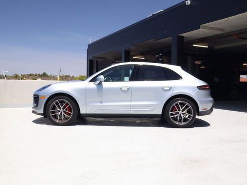 Certified 2026 Porsche Macan S AWD/4WD image 2