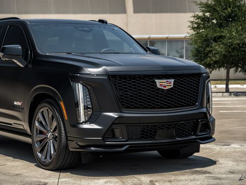 Used 2026 Cadillac Escalade V w/ LPO, Floor Liner Package AWD/4WD image 29