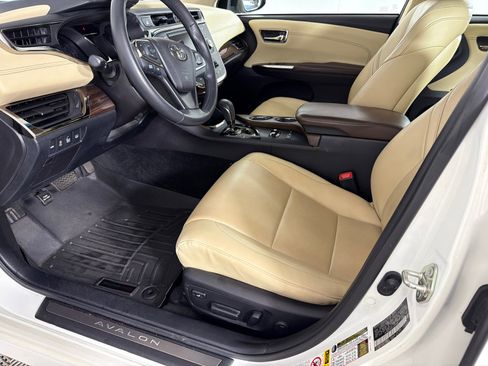 Used 2014 Toyota Avalon Limited image 11