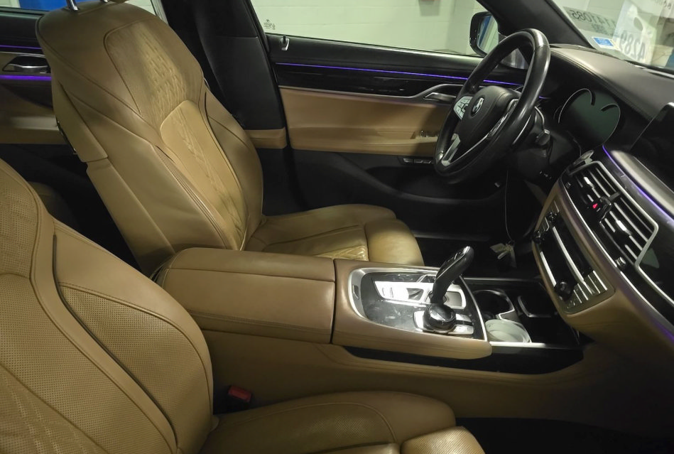 Used 2018 BMW 750i xDrive AWD/4WD image 7
