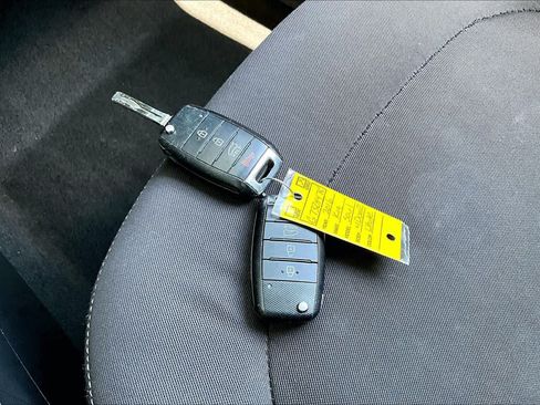 Used 2016 Kia Soul FWD image 14