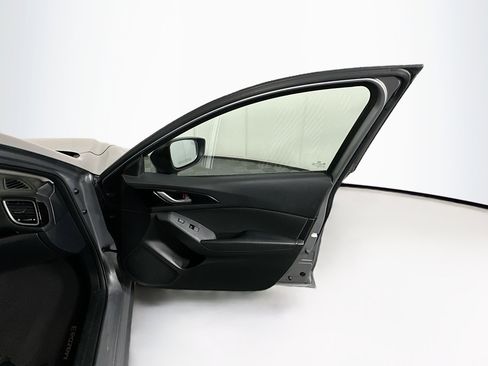 Used 2016 MAZDA MAZDA3 i Sport w/ Preferred Equipment Package image 29