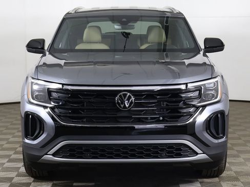 Used 2024 Volkswagen Atlas Cross Sport SE image 11