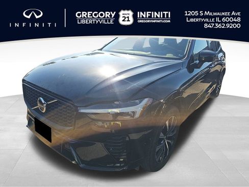 Used 2025 Volvo XC60 B5 Plus image 1