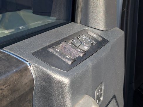 Used 2022 Ford F250 Lariat w/ Lariat Ultimate Package image 15