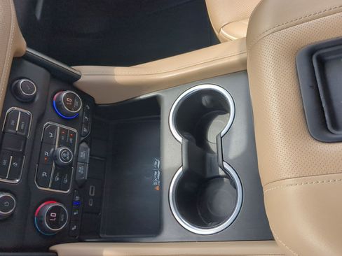 Used 2021 Chevrolet Tahoe Premier RWD image 13
