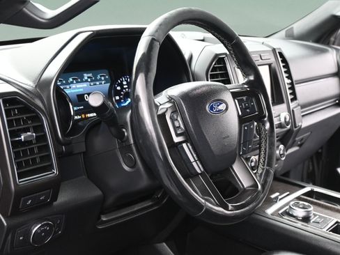 Used 2018 Ford Expedition Max Limited RWD image 12