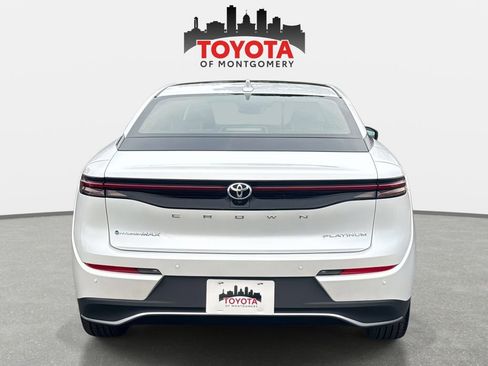 Used 2026 Toyota Crown Platinum image 5