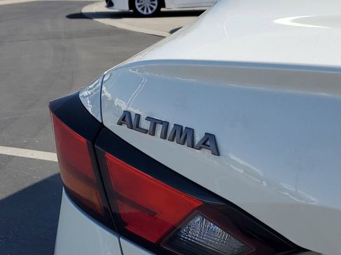 Used 2023 Nissan Altima 2.5 SR image 9