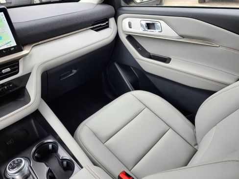 New 2026 Ford Explorer Active w/ Active Comfort Package AWD/4WD image 15
