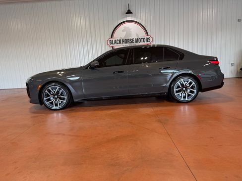 Used 2023 BMW 760i xDrive AWD/4WD image 3