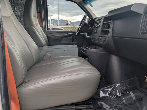 Used 2014 Chevrolet Express 2500 w/ Cold Climate Package image 20