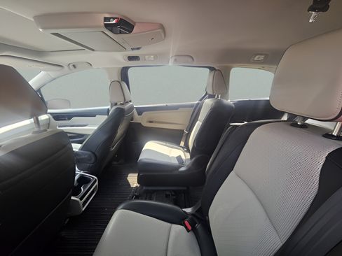 Used 2025 Honda Odyssey Elite image 7
