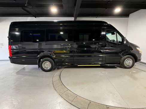 Used 2022 Mercedes-Benz Sprinter 3500 image 19