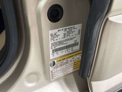 Used 2017 Ford Expedition XLT w/ Equipment Group 202A RWD image 34