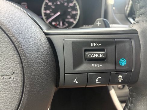 Used 2024 Nissan Rogue SV w/ SV Premium Package AWD/4WD image 29