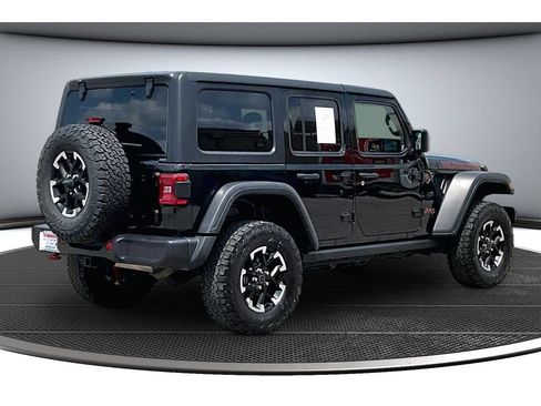 Used 2025 Jeep Wrangler Unlimited Rubicon AWD/4WD image 18