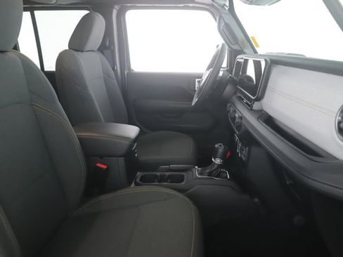 Used 2025 Jeep Wrangler Unlimited Sahara image 28