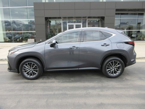 Used 2023 Lexus NX 250 FWD w/ Premium Package image 3