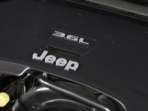 Used 2021 Jeep Gladiator Mojave w/ LED Lighting Group AWD/4WD image 19