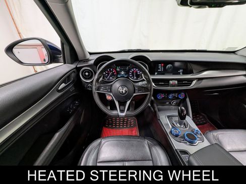 Used 2018 Alfa Romeo Stelvio Sport w/ Quick Order Package 22J Sport AWD/4WD image 2