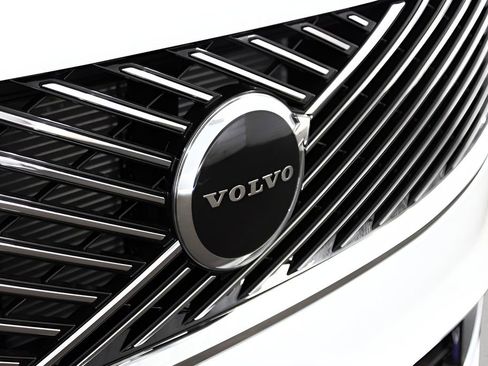 New 2025 Volvo XC90 T8 Core w/ Protection Package image 9