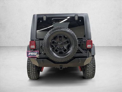 Used 2012 Jeep Wrangler Unlimited Rubicon w/ Connectivity Group image 6