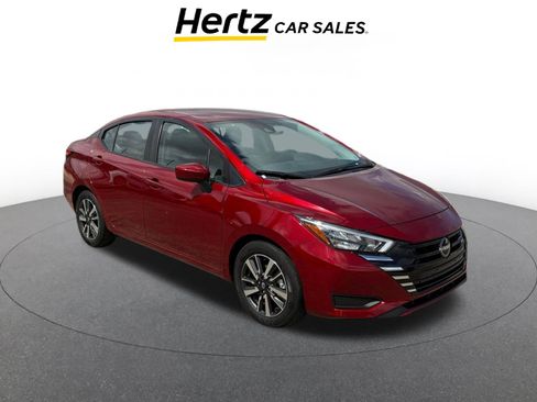 Used 2025 Nissan Versa SV image 1