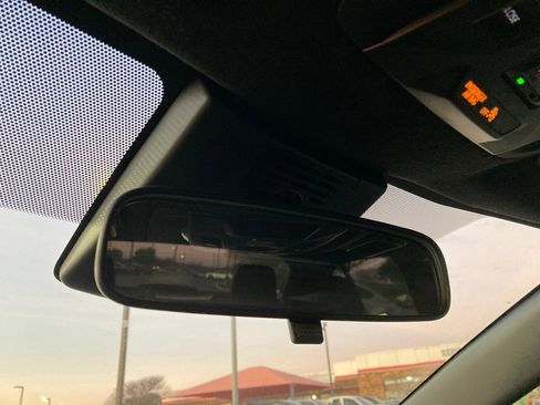 Certified 2025 Toyota Corolla SE image 25